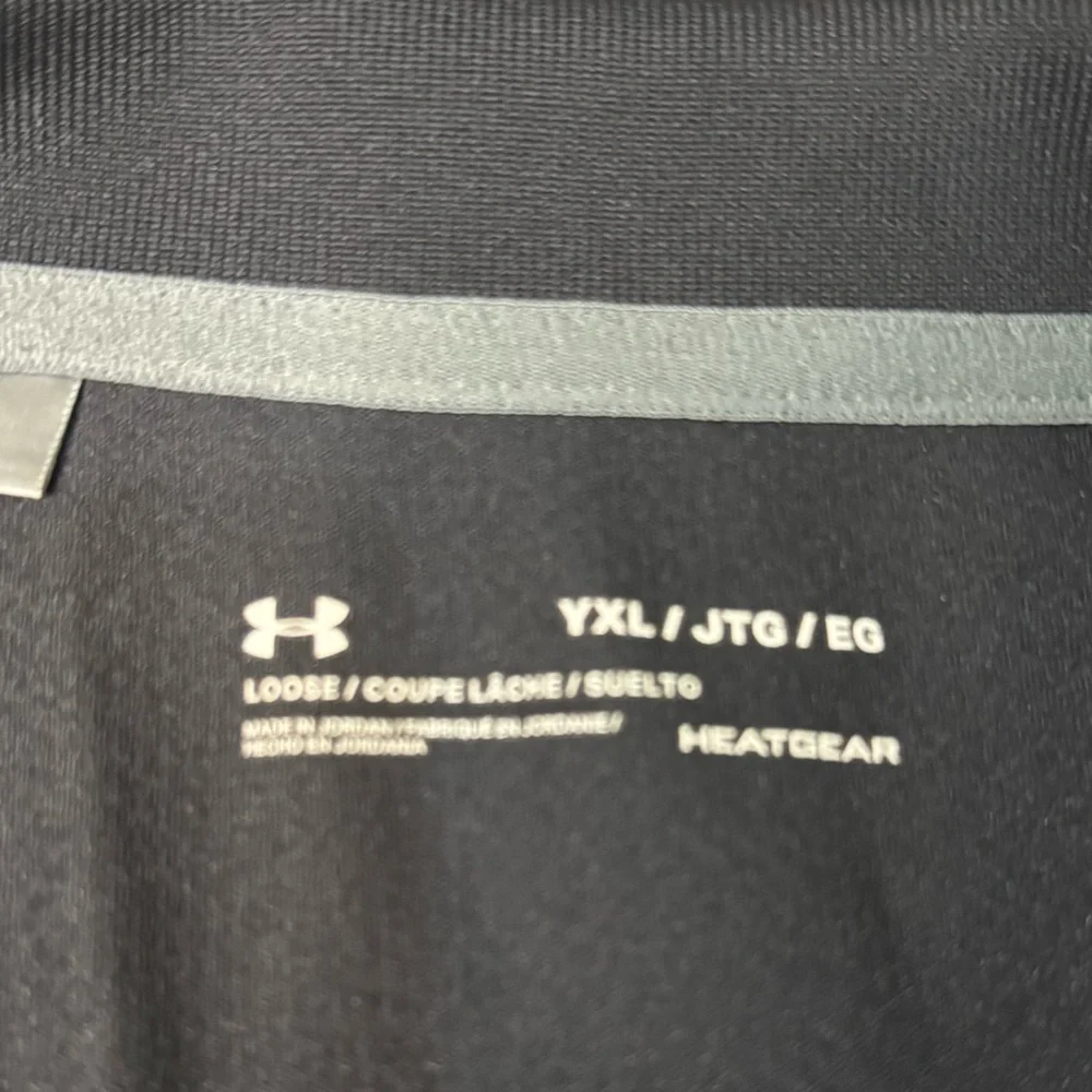 Pre-Loved Boy's Under Armour Polo Shirt Black HeatGear YXL